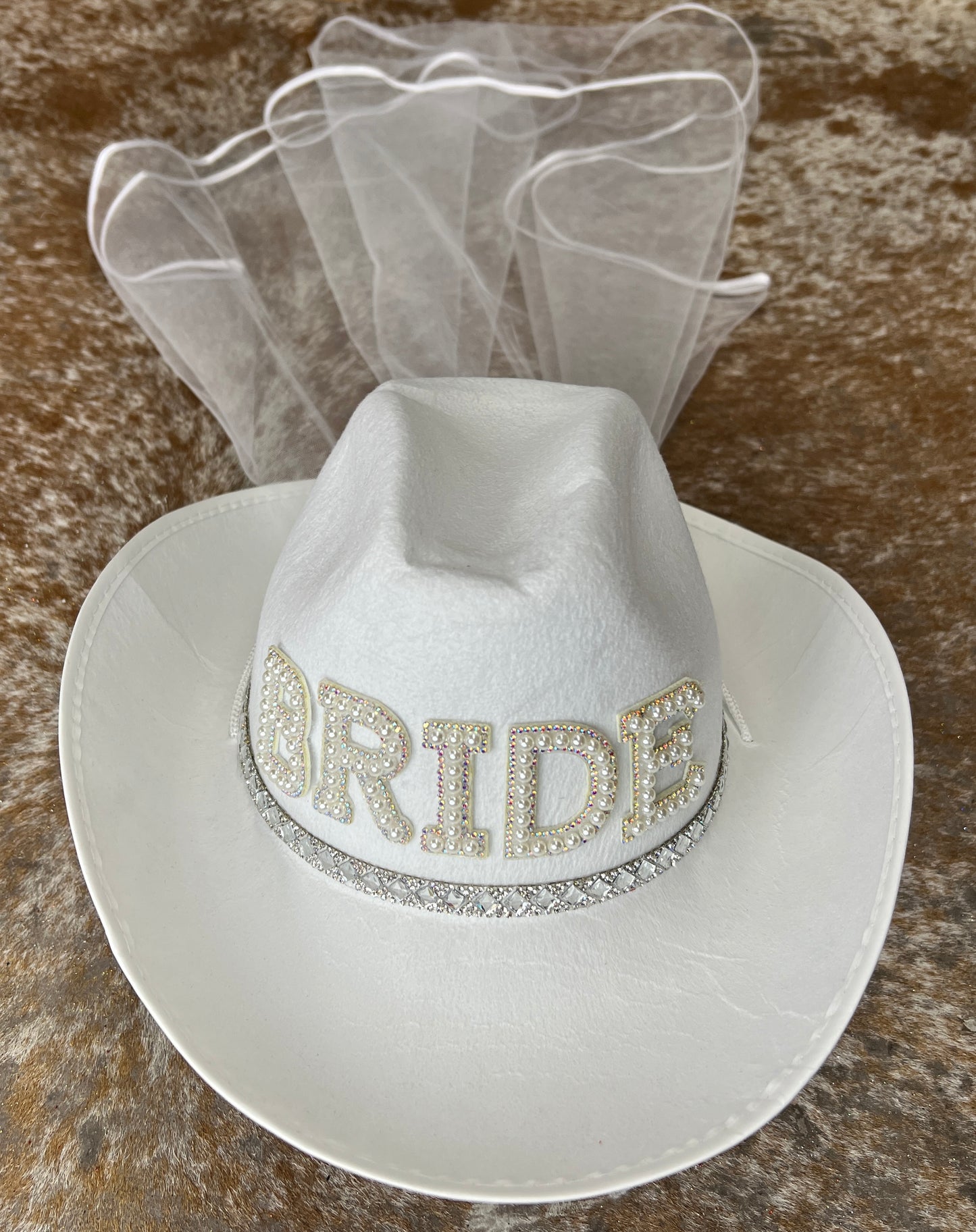 White Bride with Veil Cowgirl Hat